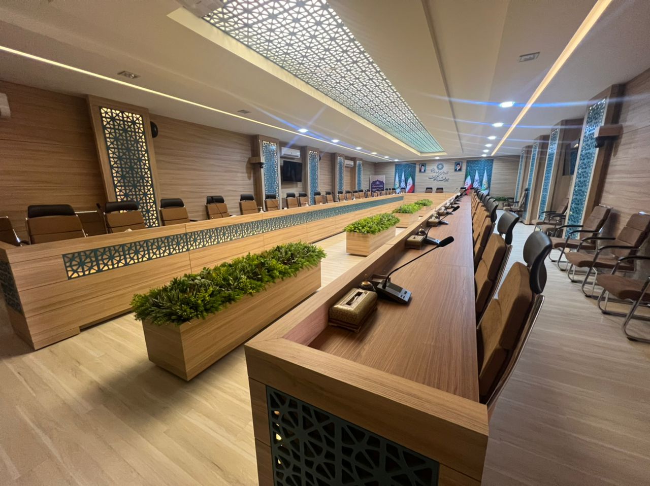 سالن کنفرانس تالار فرزانگان نجف آباد